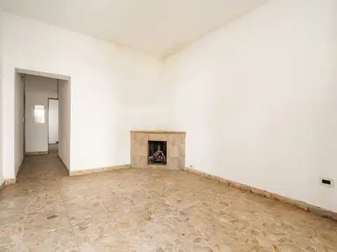 Casa 6 ambientes con 2 baños