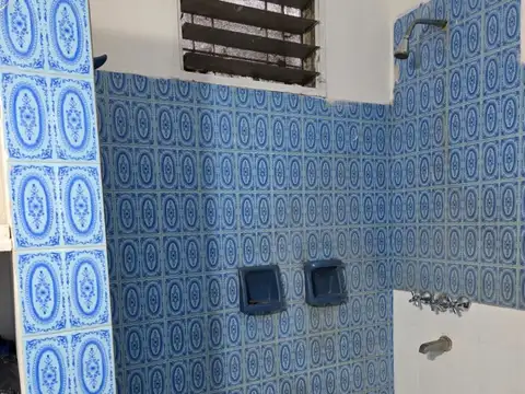 CASA SOBRE GRAN LOTE