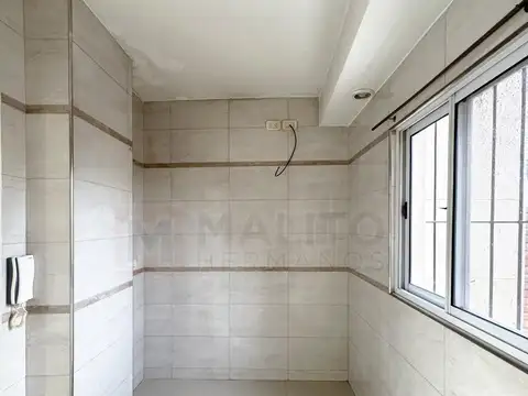 Depto Tipo Casa en Alquiler en Parque Avellaneda, $ 680.000