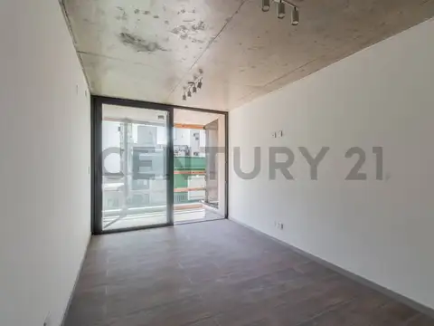 TRES AMBIENTES EN ALMAGRO CON BALCON