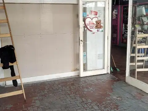 Local en Alquiler en Ramos Mejía, $ 1.200.000