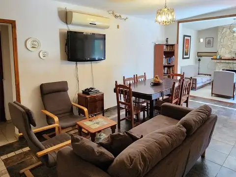 Casa en Venta con 4 cocheras