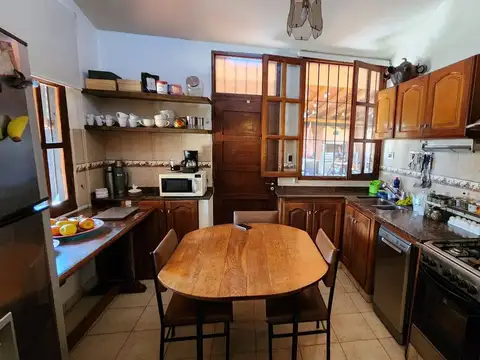 CASA CON PILETA EN VENTA - RODEO DE LA CRUZ