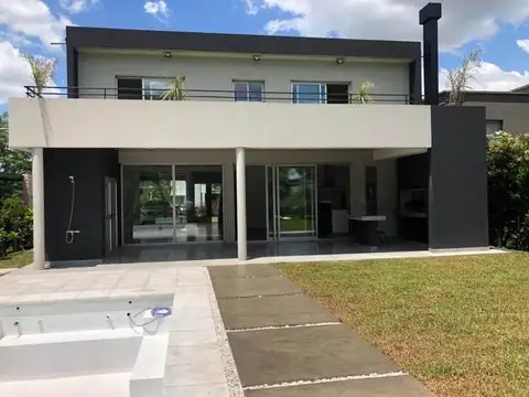 Casa en Venta 1 año