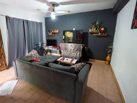 Casa 5 ambientes con 2 baños