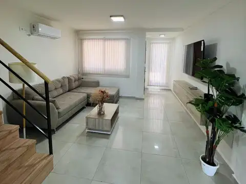 Duplex en venta. 3 Dorm con terraza.  Housing MIRALEJOS 17