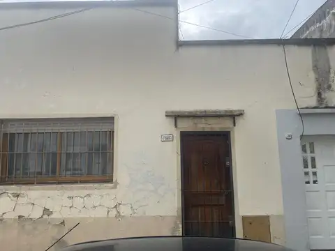 Moron, Pasaje Cacique Calfucura 700