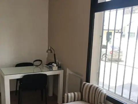 Thomas Edison 800, Piso PB