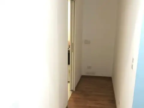 Oficina 2 ambientes con 1 baño