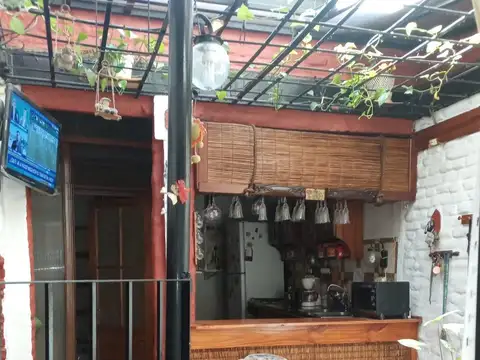 Casa 5 ambientes con 2 baños