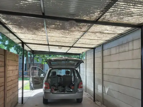 Casa 5 ambientes con 1 baño