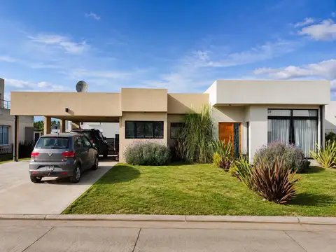 Casa 4 Ambientes Pileta Moderna Barrio Tierras del Mar
