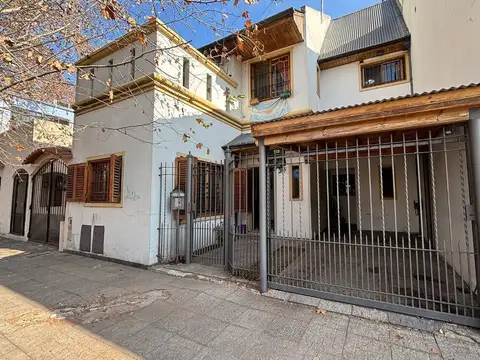 Casa 6 amb en venta en Lomas apta multifamiliar