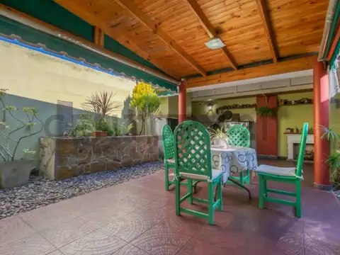 Casa en venta con tres dormitorios en La Plata