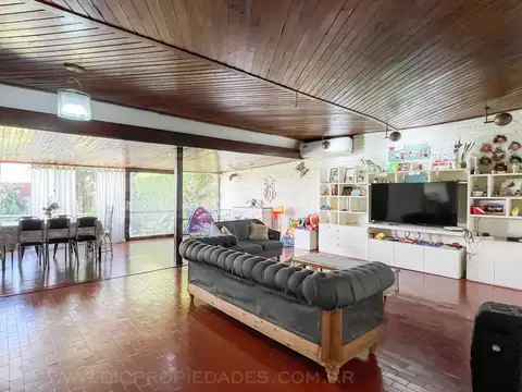 Mariquita Tellechea al 1600 entre Cervantes y Bagnati