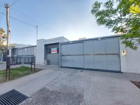 Casa en Alquiler en Luzuriaga, $ 950.000