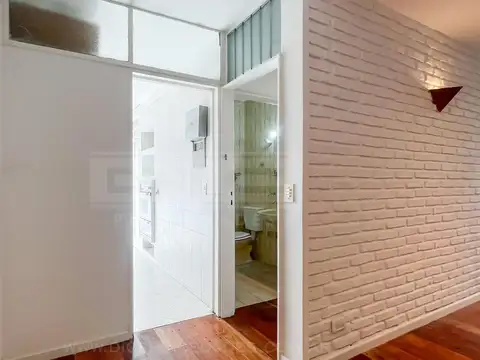 Casa en Alquiler con 2 cocheras