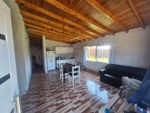 Casa 3 ambientes con 1 baño