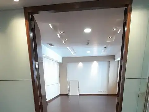 Oficina en Alquiler 50 años