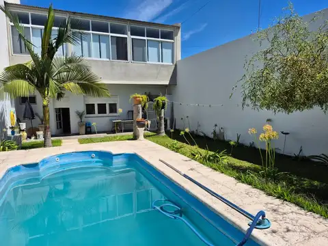 EXCELENTE PROPIEDAD CON PILETA