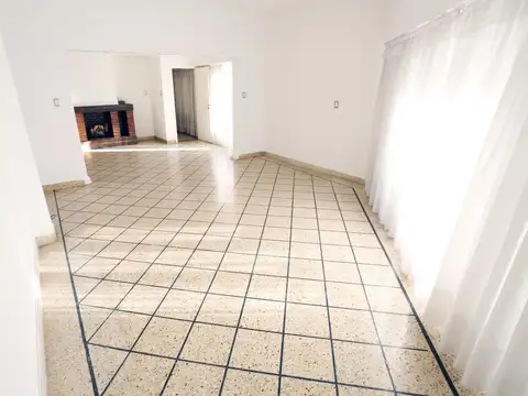 Depto Tipo Casa 5 ambientes con 2 baños