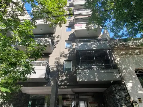 Mono ambiente apto profesional frente al hospital Italiano