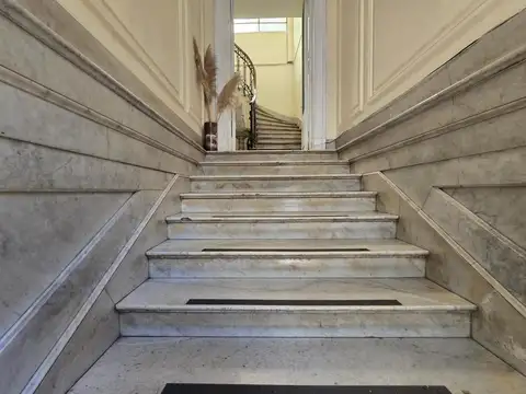 Depto Tipo Casa en Venta de 12 ambientes
