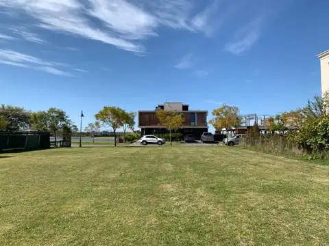 Terreno en Venta de 941,0 m2