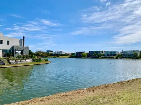Lagos del Golf 100