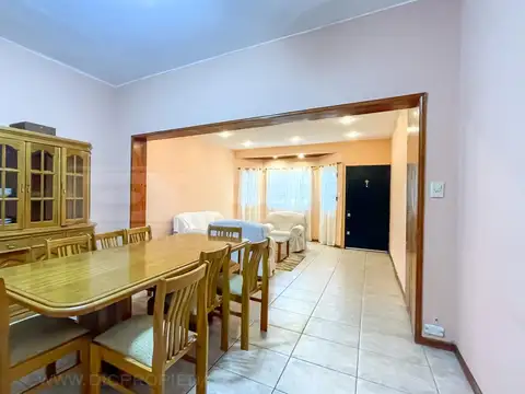 Depto Tipo Casa en Venta 52 años