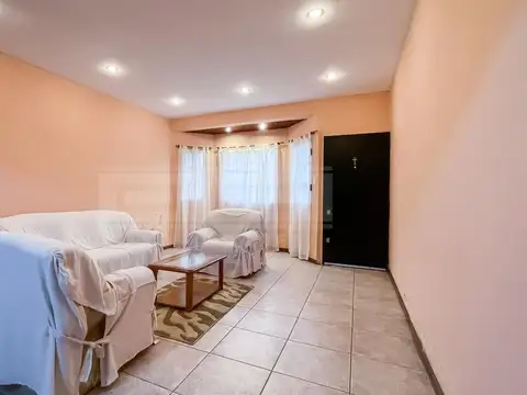 Depto Tipo Casa 3 ambientes con 2 baños