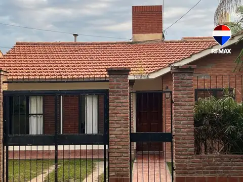 VENTA CASA 2 DORM. B° SAN CARLOS APTO CREDITO