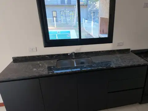 Casa en Alquiler en Av del Sol, $ 900.000