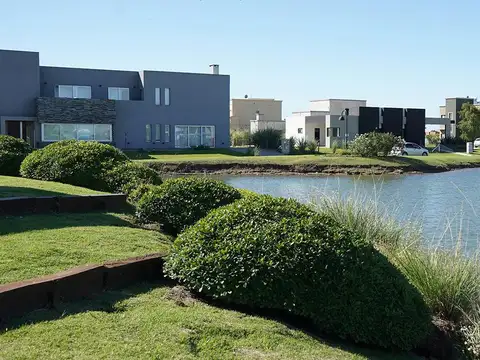 Terreno en Venta 20  mts Frente