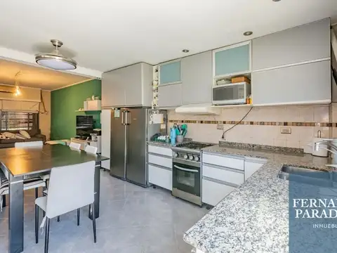 Casa en venta c/ cochera en Villa Santos Tesei