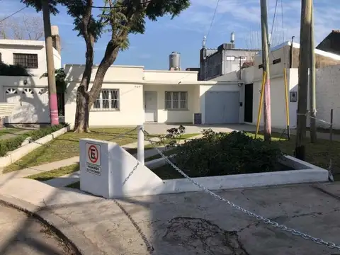 Casa  en Venta ubicado en Quilmes Oeste, Quilmes, G.B.A. Zona Sur - SVN0657_LP584445_1
