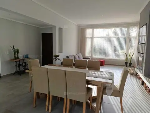 Casa en Alquiler Temporal con 1 cochera