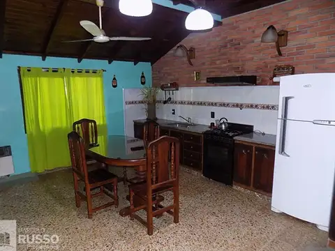 Casa 3 ambientes con 2 baños
