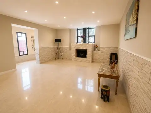 Casa 4 ambientes con 2 baños