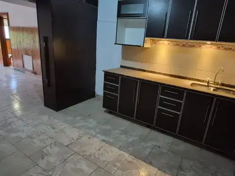 Depto Tipo Casa 8 ambientes con 2 baños