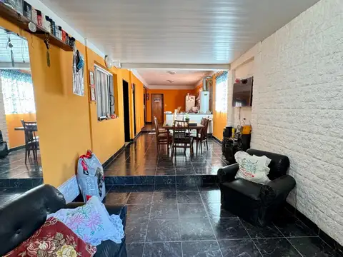 Casa + Departamento en venta – Ideal vivienda multifamiliar o inversión