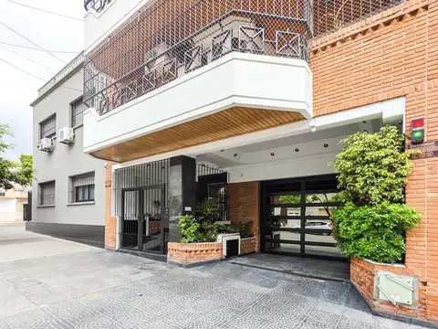 Venta Departamento 5 ambientes Piso Luminoso Balcón Cochera Fija Baulera Parque Chacabuco