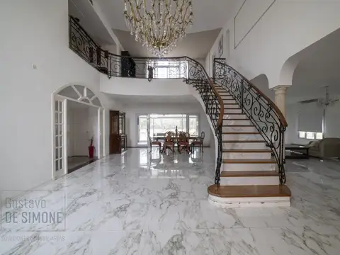 Casa 5 ambientes con 3 baños