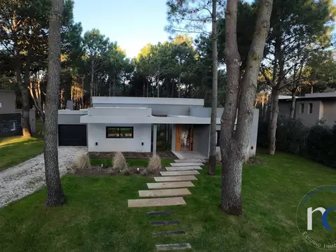 Casa en Alquiler Temporal en La Herradura, Countries y Barrios Cerrados en Pinamar