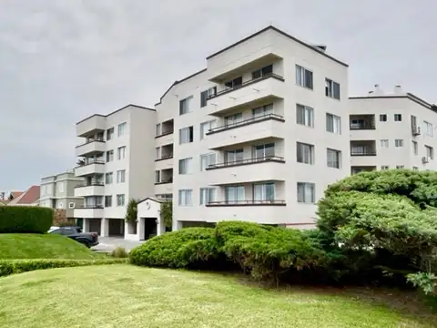 Penthause  en Alquiler en Playa Mansa- Con