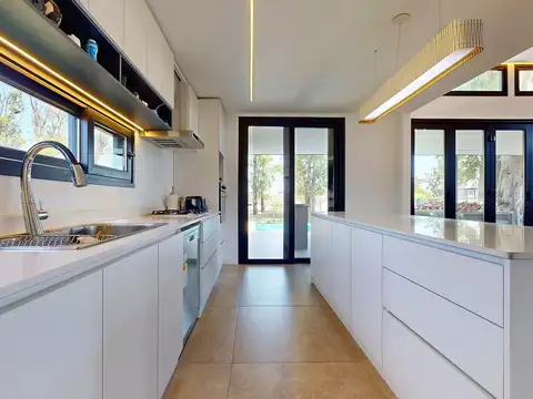 Casa 3 ambientes con 2 baños