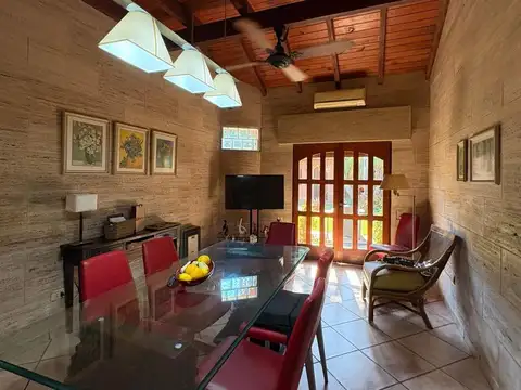 España al 2400. Casa de 3 dormitorios