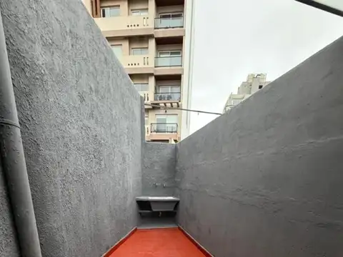 Depto Tipo Casa en Alquiler de 3 ambientes