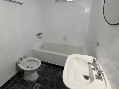 Depto Tipo Casa en Alquiler 60 años