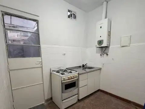 Coronel Ramón Lorenzo Falcón 6400, Piso 1
